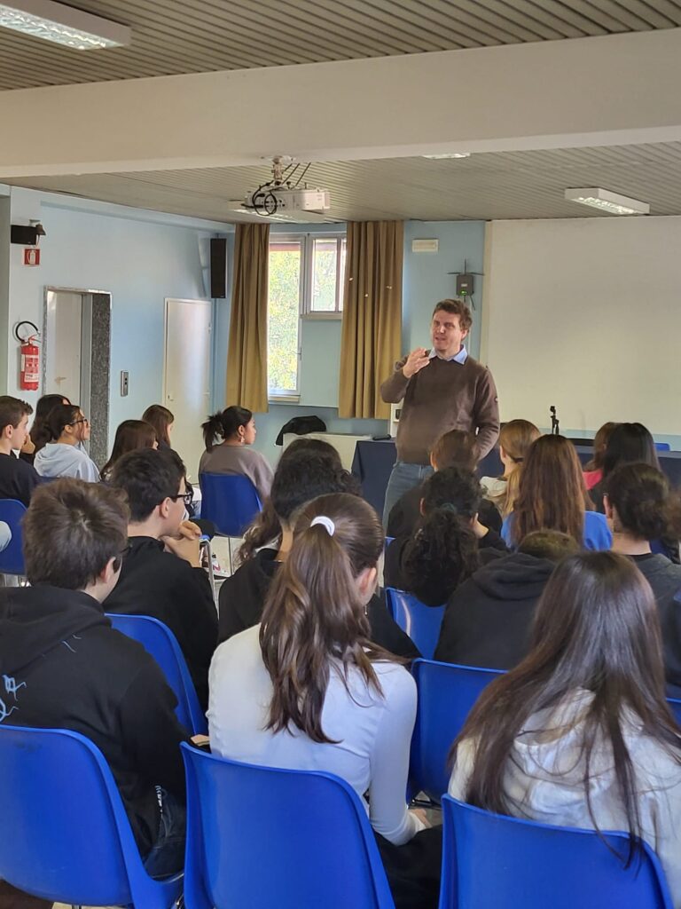 Foto dell'Incontro Scrittore Marco Erba_1